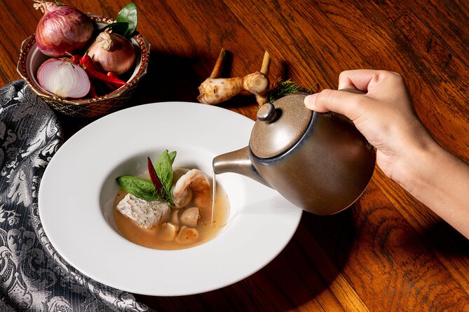 Manohra Cruise Luxury Dining - Comfort and Weather: Covered Dining Helps