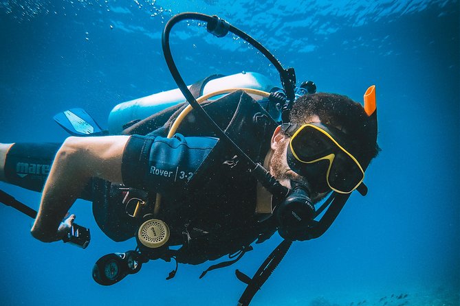 Open Water Course - The course schedule: theory first, then five skill sessions