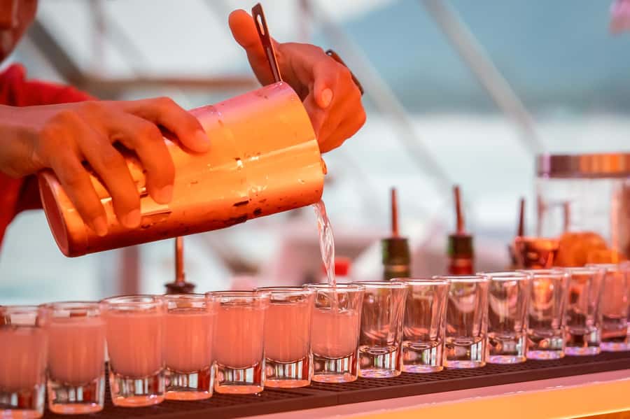 Pattaya: 3-Island Hopping Sunset Yacht & Buffet with Live DJ - Live DJ near sunset: a different kind of island-hopping mood