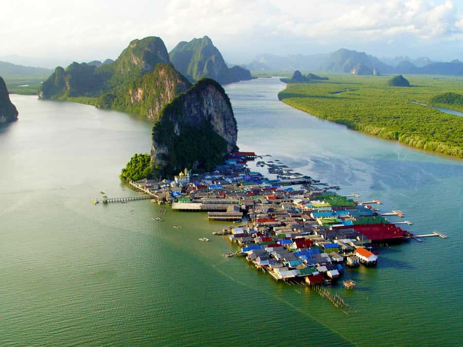 Phang Nga Bay: Longtail Boat Sightseeing Tour - Small group experience: how that changes the day