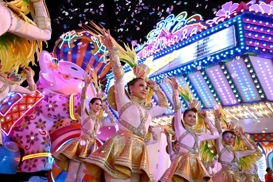 Phuket: Carnival Magic Admission Ticket w Optional Transfer - River Carnival parade at 9:00 PM: your best viewing strategy