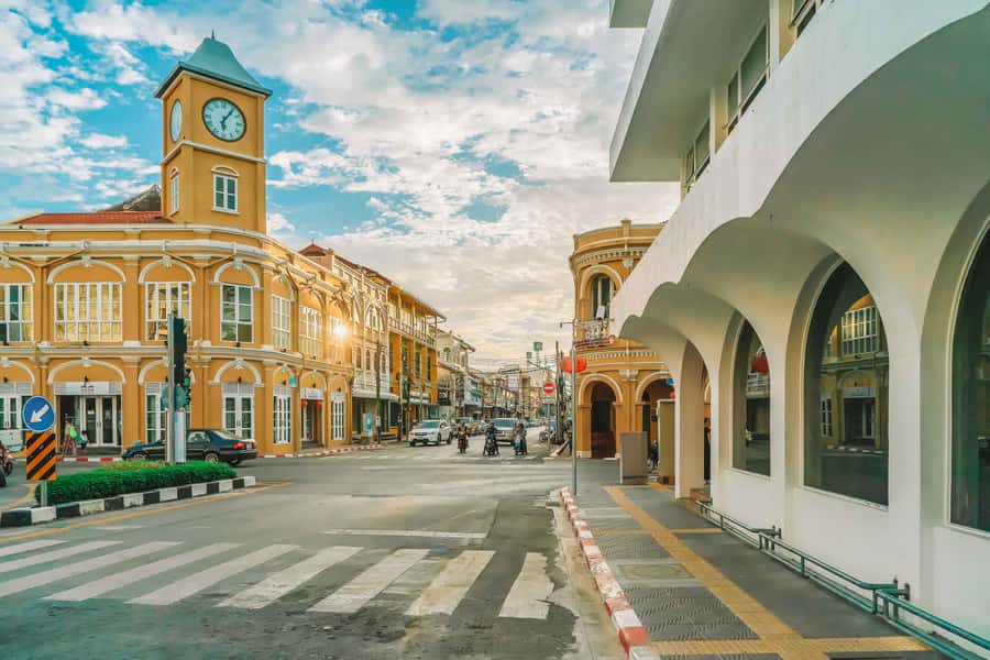 Phuket: City Highlights and Hidden Gems Instagram Tour - Lunch at a local restaurant: plan for what’s not included