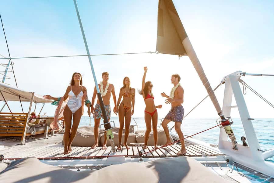 Phuket: Coral and Racha Islands Hype Luxury Catamaran - The buffet and free drinks: a meal setup you’ll appreciate later