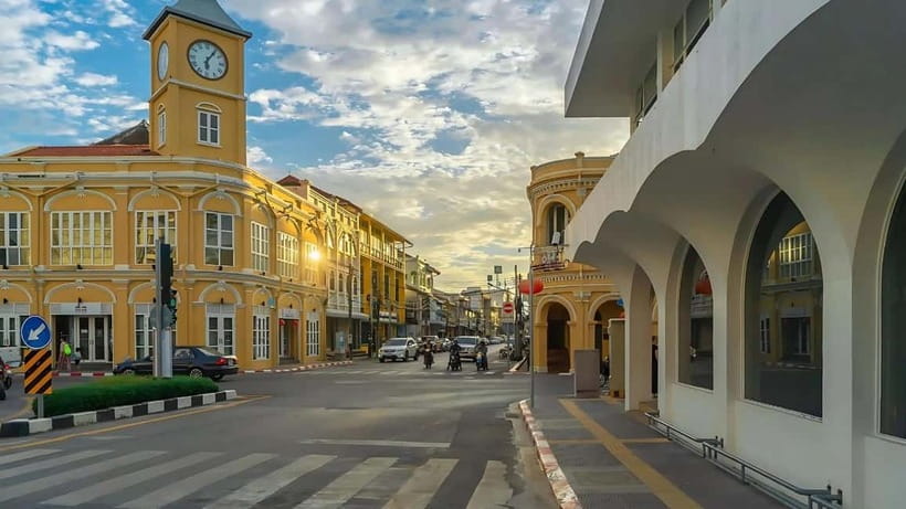 Phuket: Full Day City Tour with Chillva Night Market - Wat Chalong: Buddhism, Gold, and Time to Actually Look