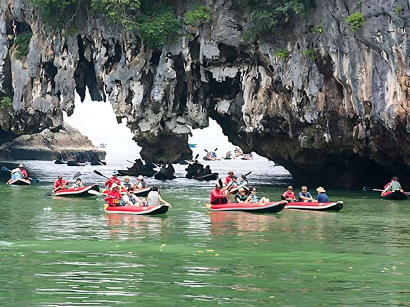 Phuket: James Bond Island Sea Canoeing by Speedboat+ 2 Meals - Guides, crew, and the photo package trade-off