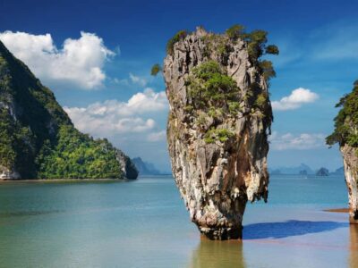 Phuket: James Bond Island Speedboat Tour with Canoeing - Hotel pickup and pier morning: breakfast, safety briefing, and your first snacks
