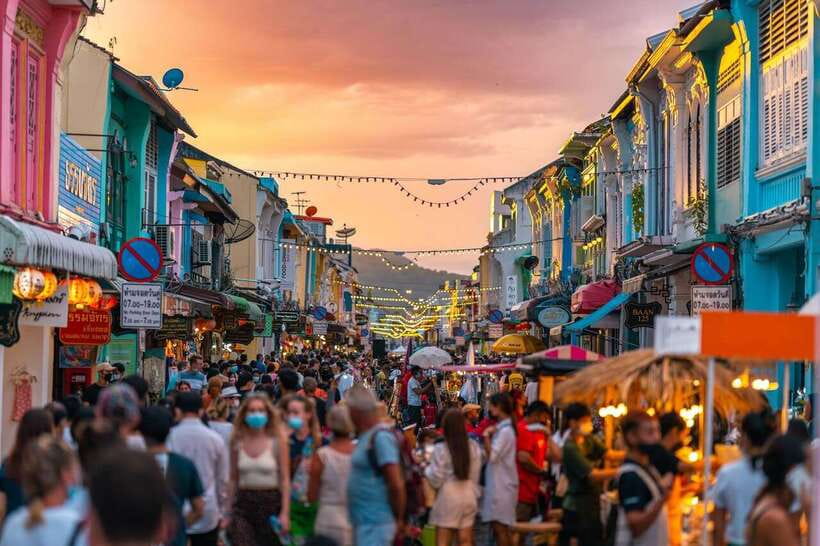 Phuket: Old Town Half-Day Sightseeing with Local Guide - Big Bee Farm Phuket: short guided stop with shopping in mind