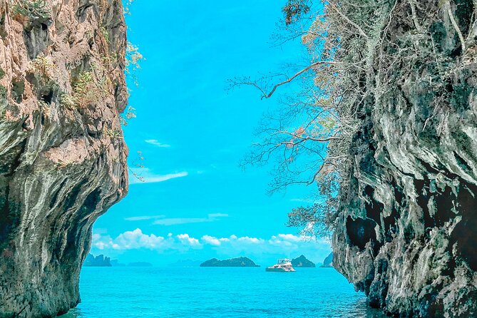 Phuket: Phang Nga Bay Bioluminescent Plankton and Sea Canoes tour - Ko Panyi floating village dinner: the best kind of refuel break