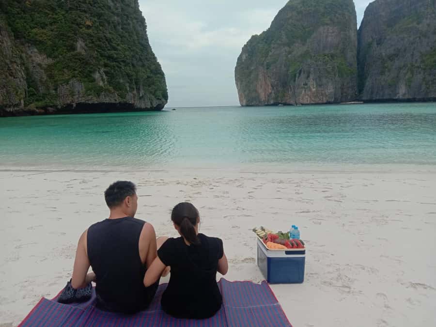 Phuket: Phi Phi Island Sunrise Group Speedboat Tour - Key things that make this Phi Phi sunrise tour work