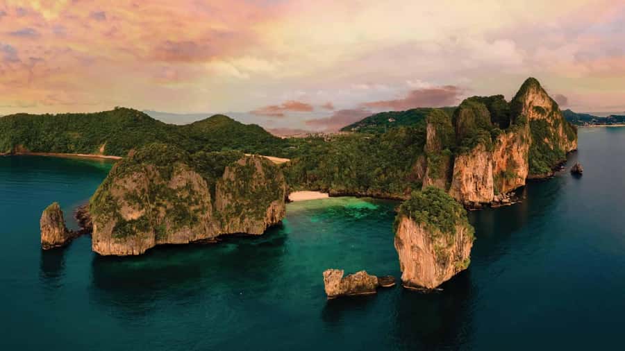 Phuket: Phi Phi Island Sunrise Group Speedboat Tour - Soho Pool Club: the breakfast base camp and safety check