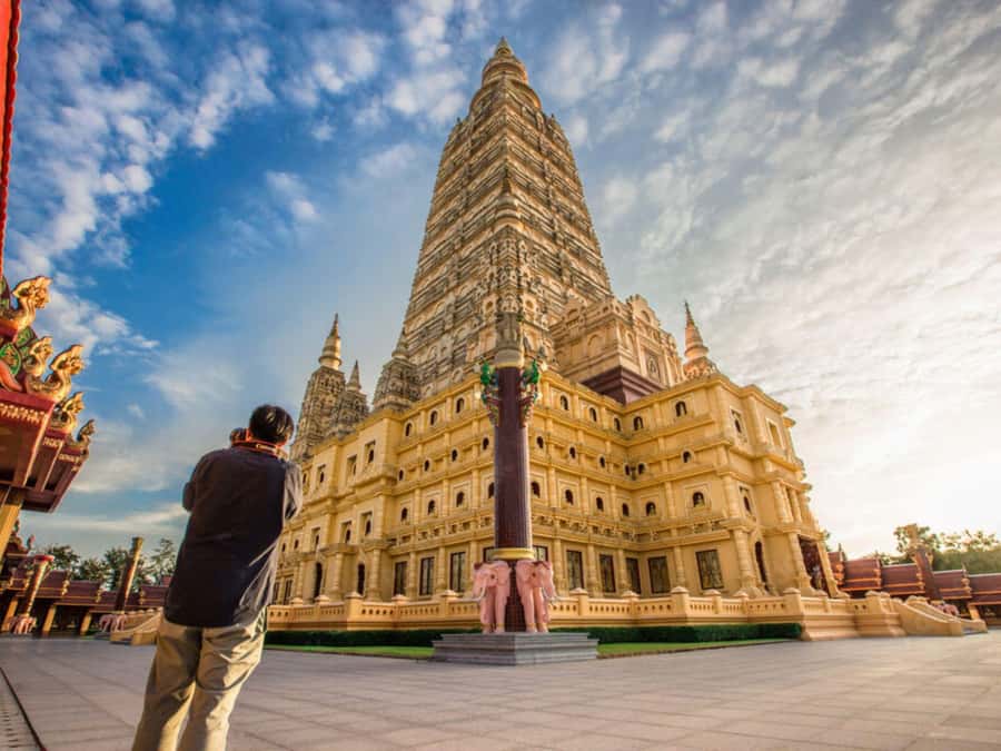 Phuket : Samet Nangshe and Cheow Lan Lake Adventure Day Tour - Wat Maha That Wachiramongkol (Rama X): modern scale, Thai spirit