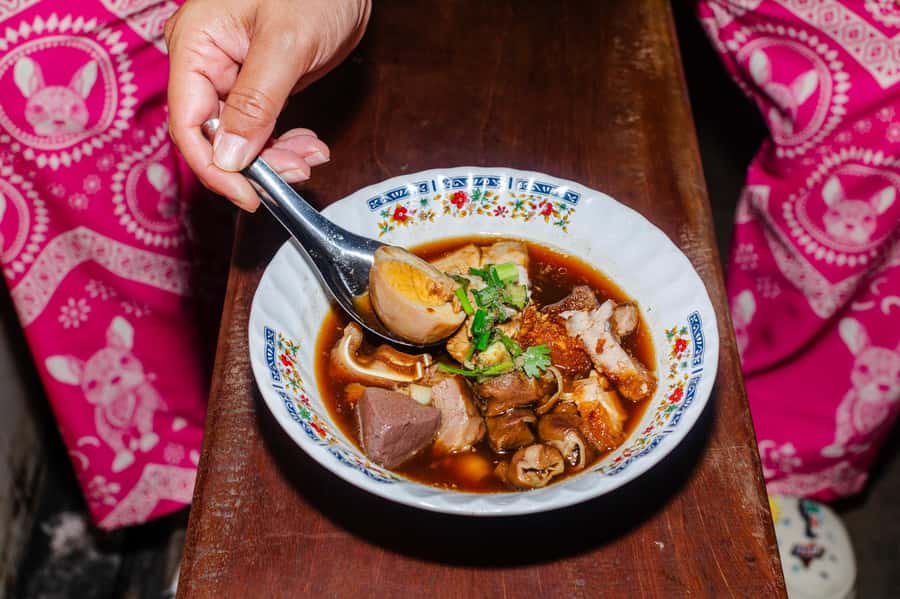 Phuket: Southern Flavours Food Tour with 15+ Tastings - Phuket Old Town’s food trail: what this 4 hours really feel like
