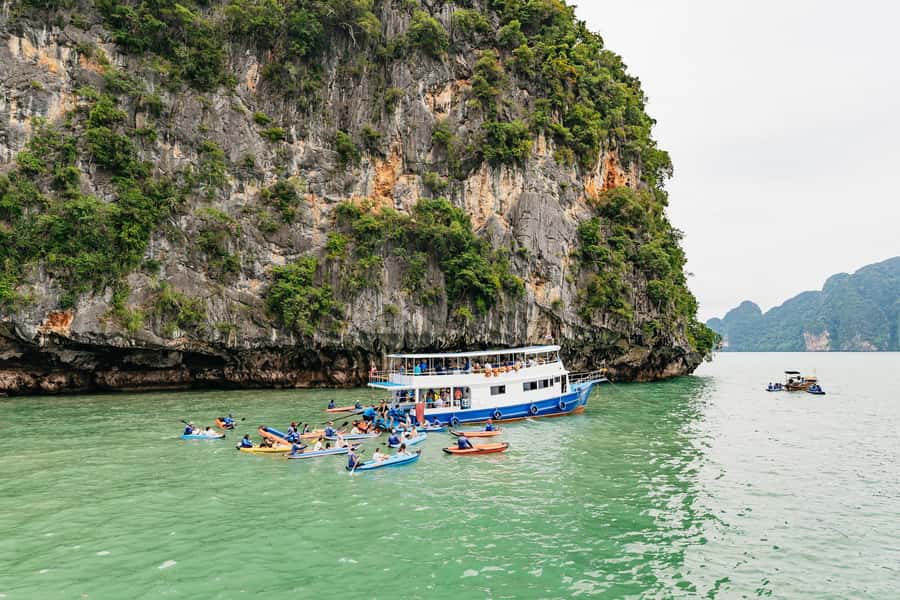 Phuket: Twilight Sea Canoe & Highlight Glowing Plankton - The meals onboard: Thai lunch and dinner that feel like part of the day
