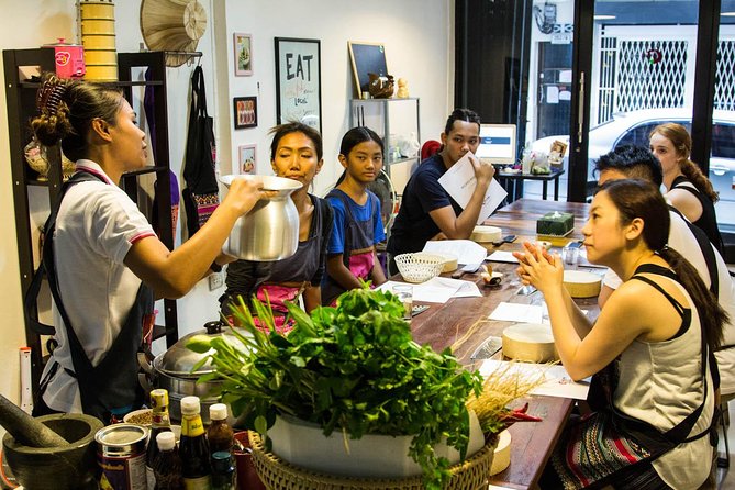 Pink Chili - Thai Cooking Class and Market Tour in Bangkok - Logistics that affect your day (and how to handle them)