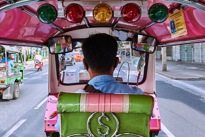 Private Chiang Mai Old City Half Day Tuk Tuk Tour - Wat Sri Suphan (Silver Temple): A Northern-Style Craft Moment
