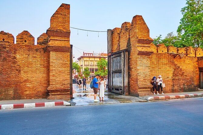 Private Chiang Mai Old City Half Day Tuk Tuk Tour - Muang Mai Market and Warorot (Kad Luang): Ending Where the City Breathes