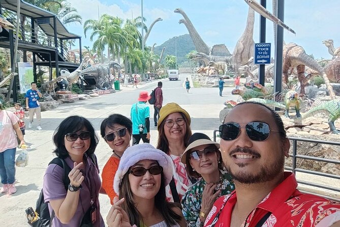 Private Custom Tour with a Local Guide - Wat Pho (Reclining Buddha Temple) and the Thai massage school stop