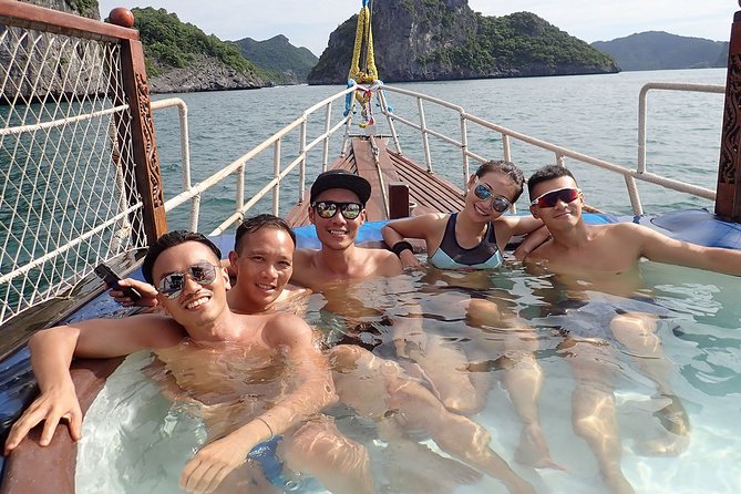 Private Full-Day Blue Dragon Yacht to Angthong National Marine Park - Ko Wao Yai snorkeling time: reef looks best when the guides help