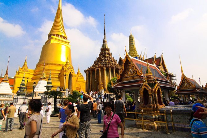 Private Tour: Best of Bangkok in A Day - Stop 1: Wat Traimit and the three-meter solid-gold Buddha moment