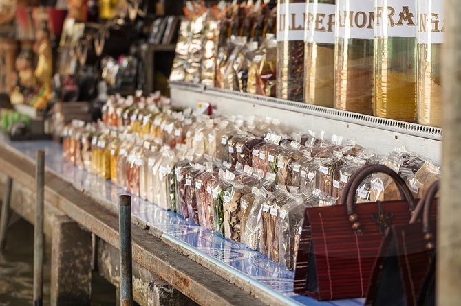 Private Tour: Floating Markets of Damnoen Saduak Cruise Day Trip from Bangkok - Price and value: what $135 buys, and where extras can appear