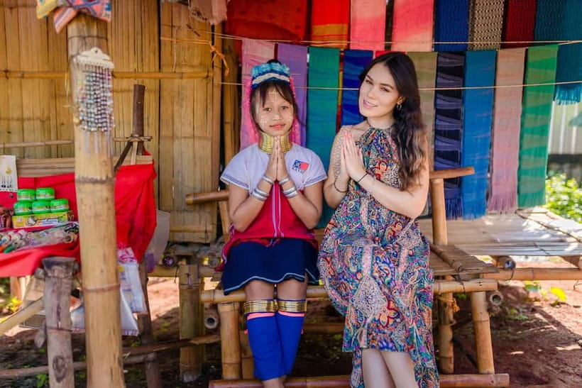 Red, Blue, White Temples & Hot Spring Trip from Chiang Mai - Lunch in Chiang Rai: Fuel for a Long, Photo-Heavy Day