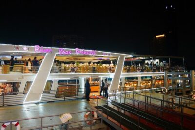 River Star Princess Dinner Cruise: Bangkok Chao Phraya River - Buffet reality: Thai and international food without turning your night into a scramble