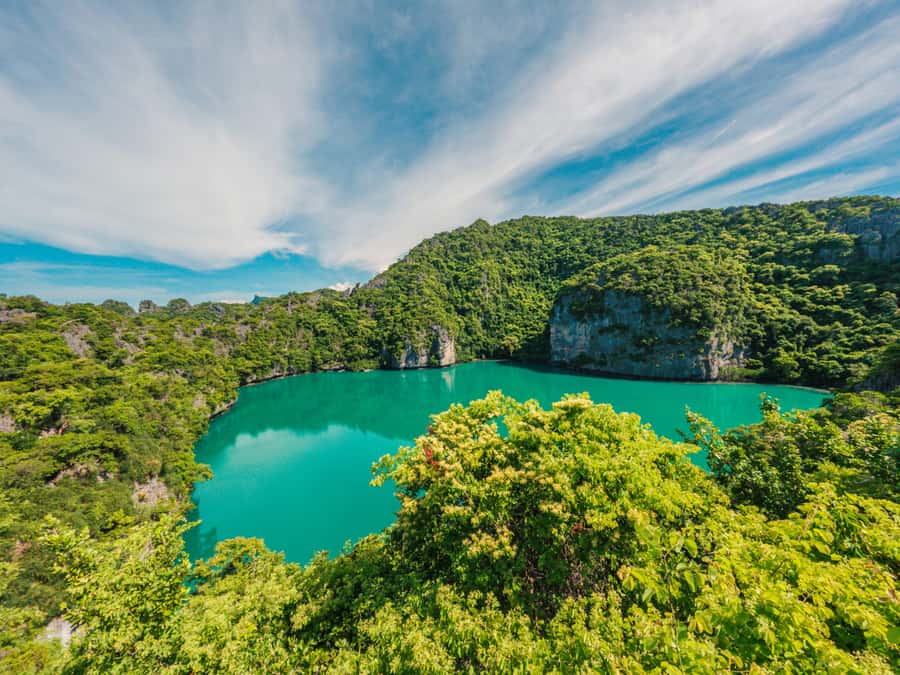 Samui: Angthong Marine Park Boat Tour w/ Transfer and Meals - Lunch on the boat: Thai buffet that keeps the day moving