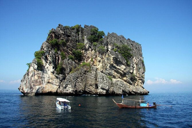 Scuba Dive in Koh Lanta, Thailand - The water route: Koh Haa, Ko Lanta, and Ko Bida Nok