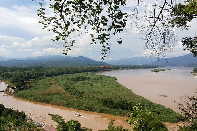 Sightseeing Join Tour Chiang Rai / PICK UP ONLY IN CHIANG RAI - Karen Hill Tribe village time: what to expect at the Longneck Karen stop