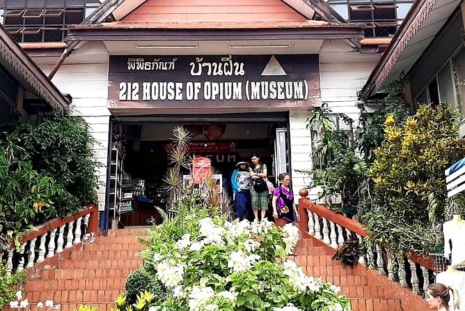 Sightseeing Join Tour Chiang Rai / PICK UP ONLY IN CHIANG RAI - Golden Triangle and the House of Opium: context beyond the postcard