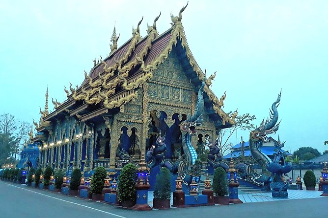 Sightseeing Join Tour Chiang Rai / PICK UP ONLY IN CHIANG RAI - The Blue Temple and Black House in one efficient run