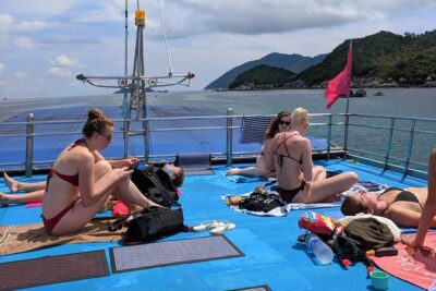 Snorkel Tour to Koh Nangyuan and the hidden bays of Koh Tao onboard the Oxygen - Morning vs Afternoon Departure: How Timing Changes the Experience