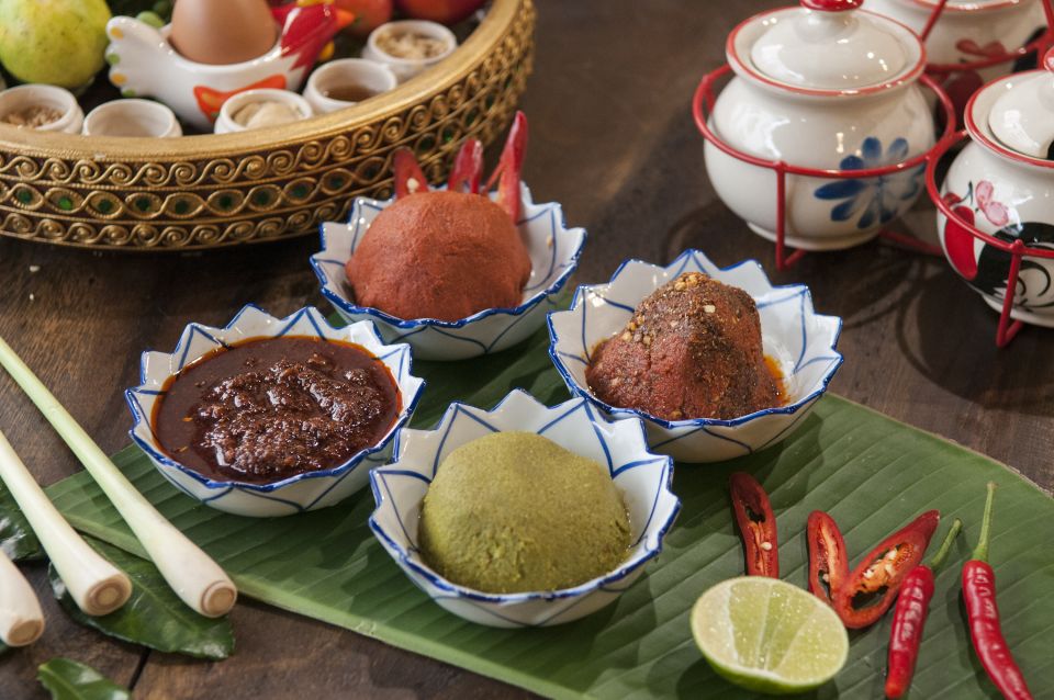 Sukhumvit: Hands-on Thai Cooking Class & Market Tour in BKK - No MSG and the recipe handoff for cooking at home