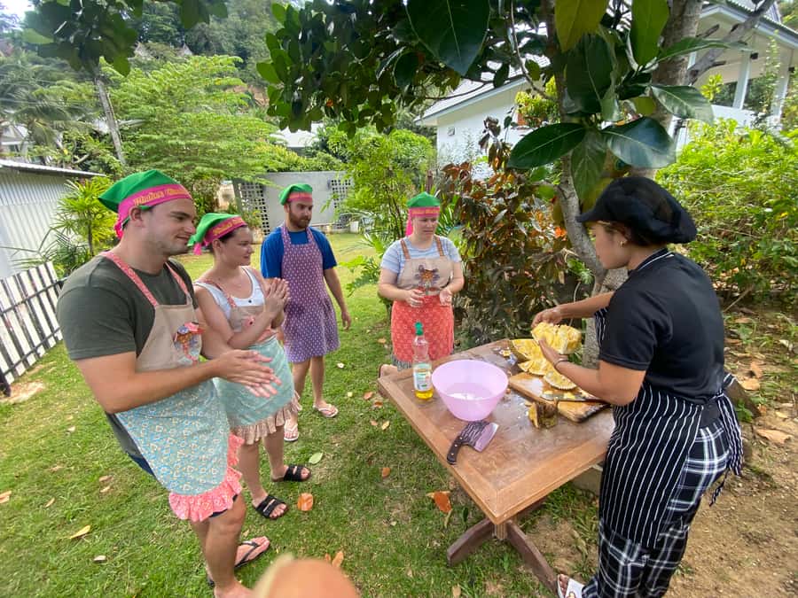 Thai Cooking Class with Market & Garden Tour - Key things I’d circle before booking