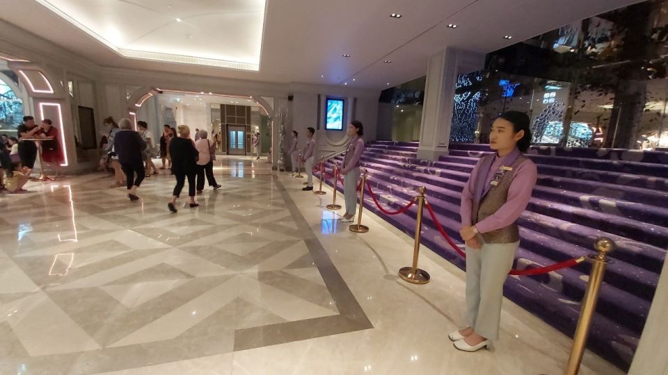 Tiffany's Show Pattaya: Cabaret Show Entry Ticket - Your 75-Minute Evening: How the Show Flows