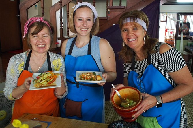 Tomyumthai Cooking Class in Chiang Mai - Chef Instruction That Stays Personal in a Group of 10