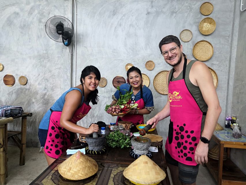 We Cook Thai Home Garden Cooking School - Beginner-friendly, but still hands-on