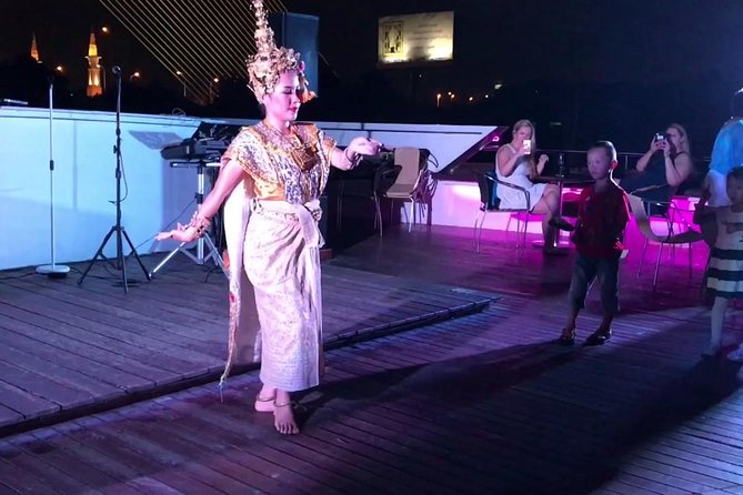 Wonderful Pearl: Bangkok's Dinner Night Cruise - Buffet Dinner: Thai Classics, International Stations, and How to Eat Smart