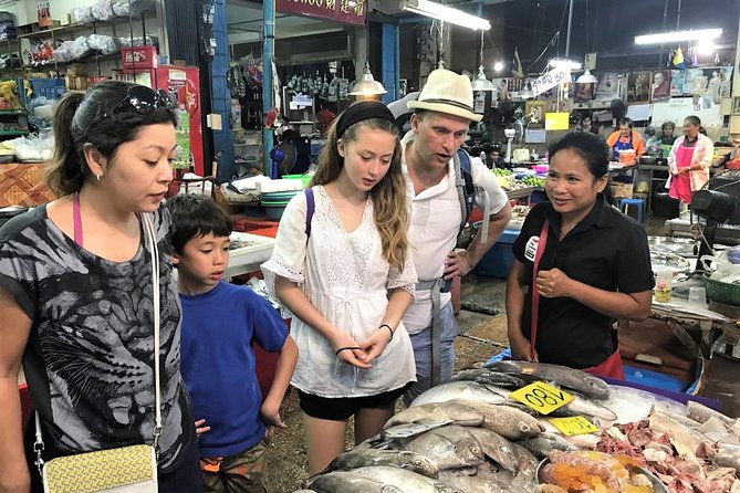 Your Introduction to the Thai Kitchen - Chatchai Market: what to look for in a Thai ingredient walk